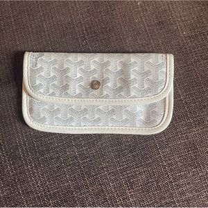 Goyard pouchette